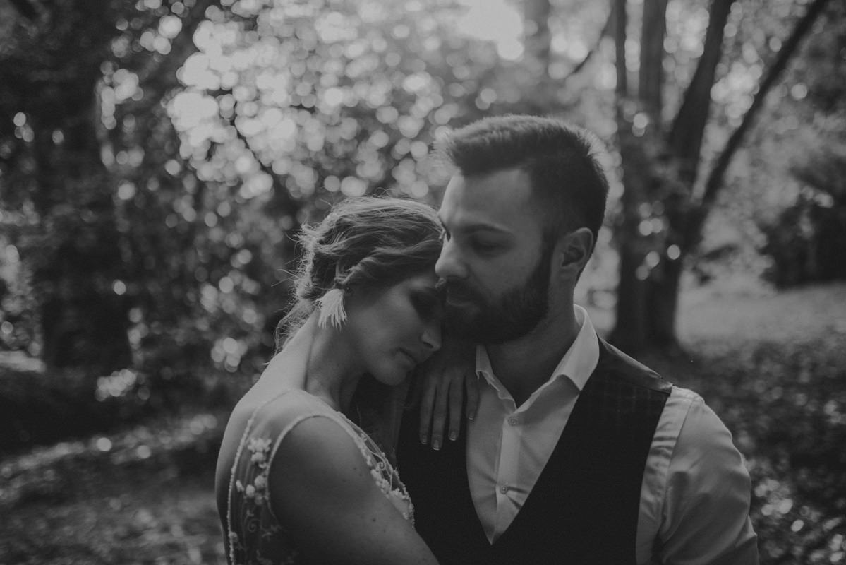Vintage boho chic wedding in abandoned neoislamic villa Rafut