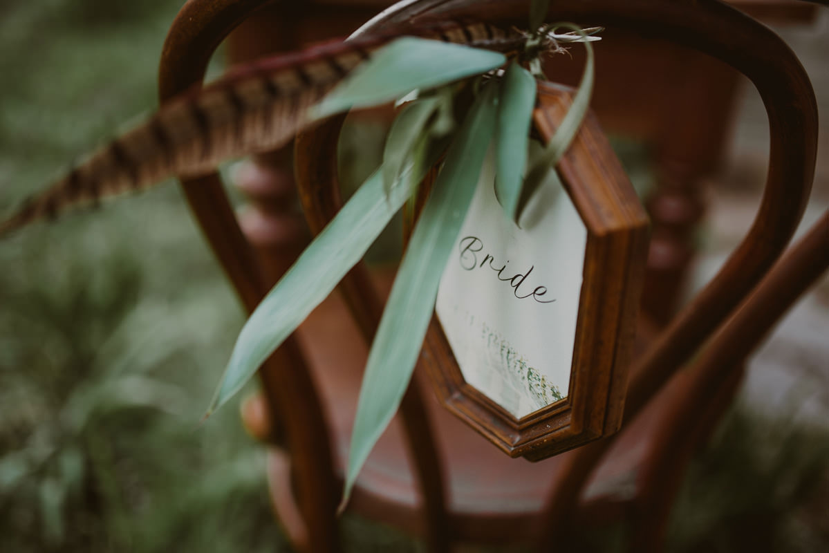 Vintage boho chic wedding in abandoned neoislamic villa Rafut