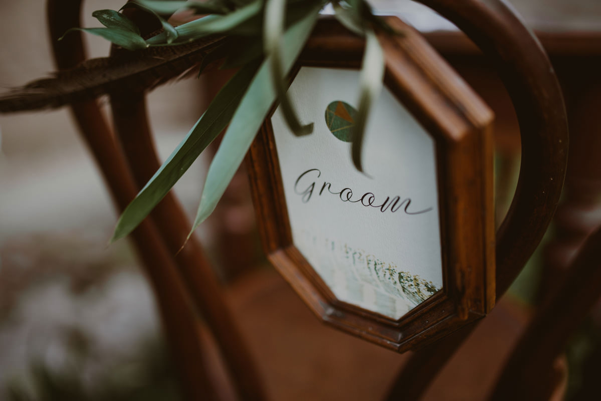 Vintage boho chic wedding in abandoned neoislamic villa Rafut