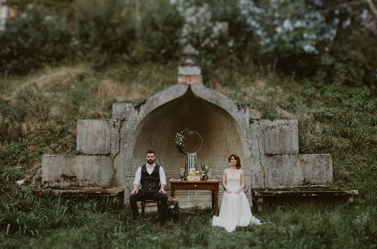 Vintage boho chic wedding in abandoned neoislamic villa Rafut
