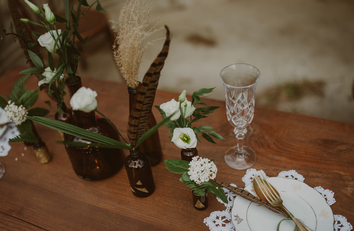 Vintage boho chic wedding in abandoned neoislamic villa Rafut