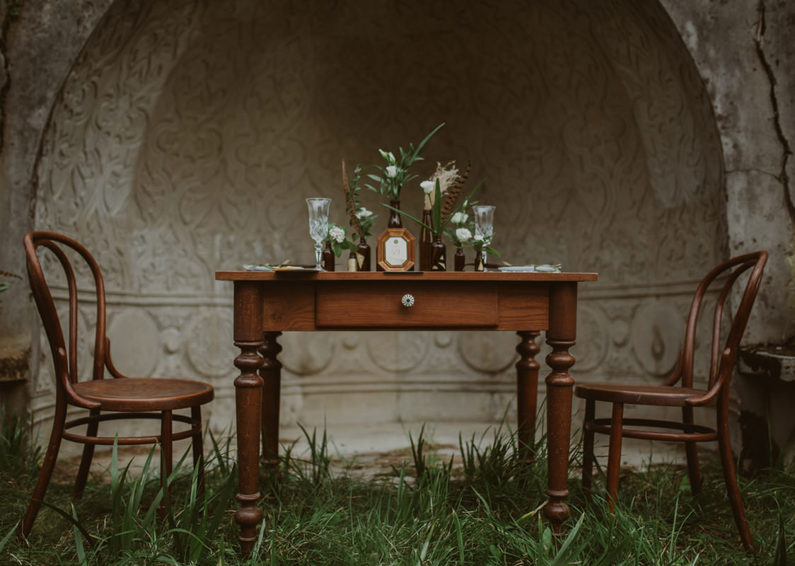 Vintage boho chic wedding in abandoned neoislamic villa Rafut