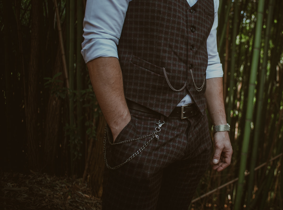 Vintage boho chic wedding in abandoned neoislamic villa Rafut