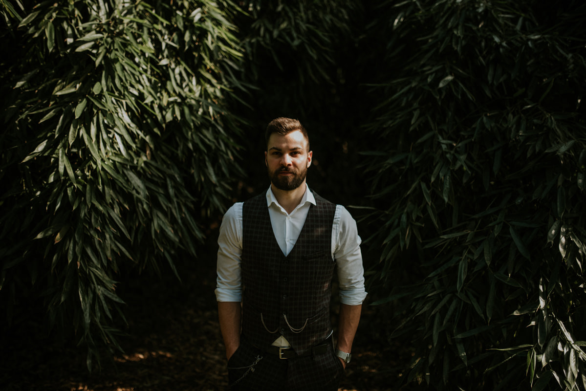 Vintage boho chic wedding in abandoned neoislamic villa Rafut
